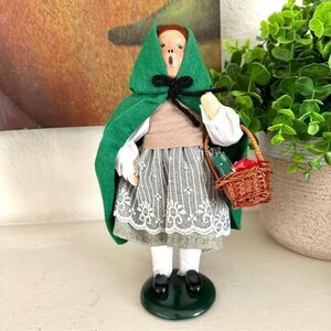 Byers Choice 1994 woman holding basket of presents